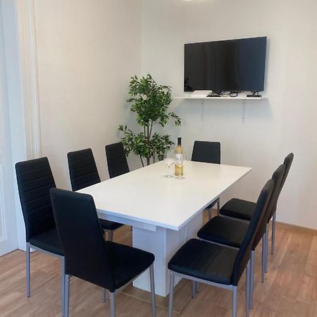Designed Apartment Next To Vaclav Square With Terrace And Private Garage Praga Exterior foto