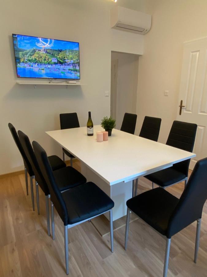 Designed Apartment Next To Vaclav Square With Terrace And Private Garage Praga Exterior foto